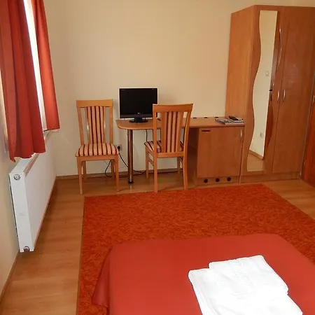 Frittmann Borhaz Nocleg ze śniadaniem 3*