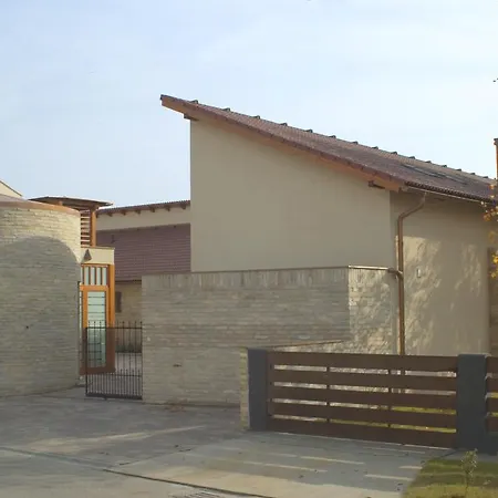 Frittmann Borhaz Oda ve Kahvaltı 3*